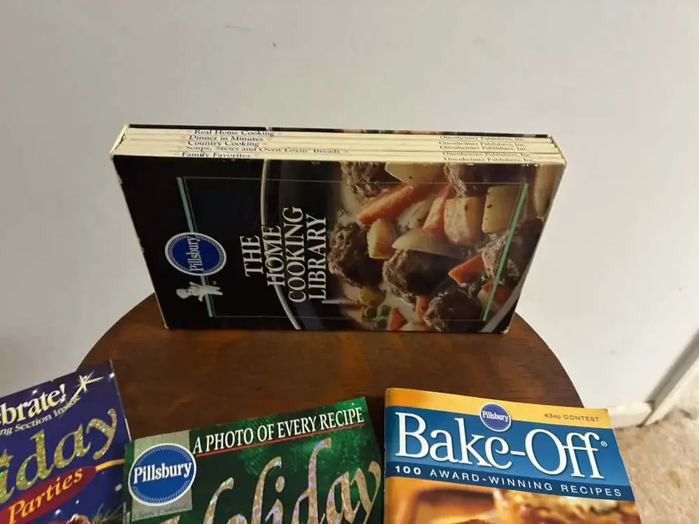 Pillsbury Classic Cookbooks Lot of Recipe Booklets and Magazines